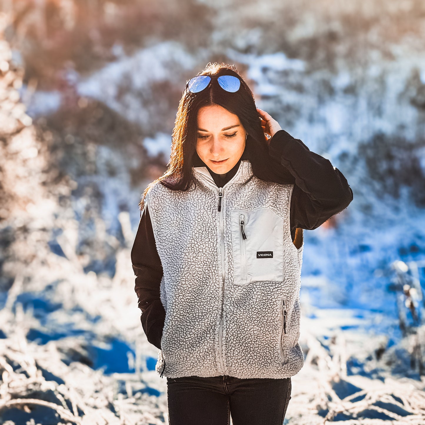 Weste, Fleece Weste, Sherpa Fleece, Vicona, Sportswear, recycled, Polyester, GRS, recycelte Materialien, innovative Materialien, nachhaltige Textilien, Westen, Weste, Sportwesten, Sportvest, Vest, Outdoor Equipment, Outdoor Sportswear, sustainable Sportswear, natürliche Mode, grüne Mode, aus Österreich, from Austria, from the Alps, aus den Alpen, natürliche Sportkleidung, natürliche Sportbekleidung, Sportkleidung, Wandern, Laufen, Running, Hiking, Skiing, Skitour, Winterbekleidung, warme Bekleidung