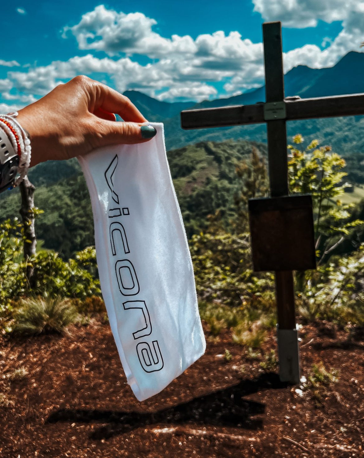 Vicona Stirnband aus zertifizierter Bio-Baumwolle in weiß, perfektes Stirband zum Wandern oder Laufen