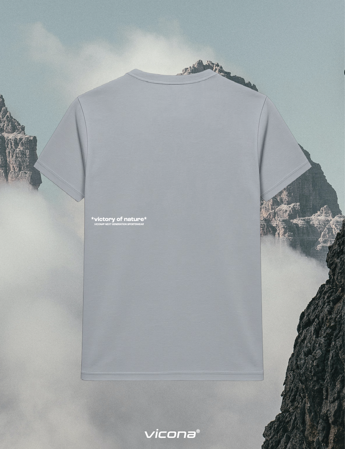 Brezza Herren Sportshirt in Silber aus atmungsaktivem Funktionsmaterial, Rückansicht Slogan victory of nature, Wandern